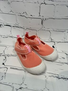 Cat & Jack Coral Mesh Kids Water Shoes with Pink Strap
